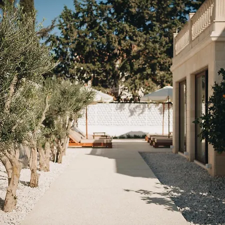 Hyperion Boutique Villa *