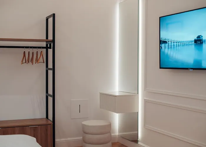 Hyperion Boutique * Βορόκλινη
