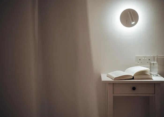 Willa Hyperion Boutique *