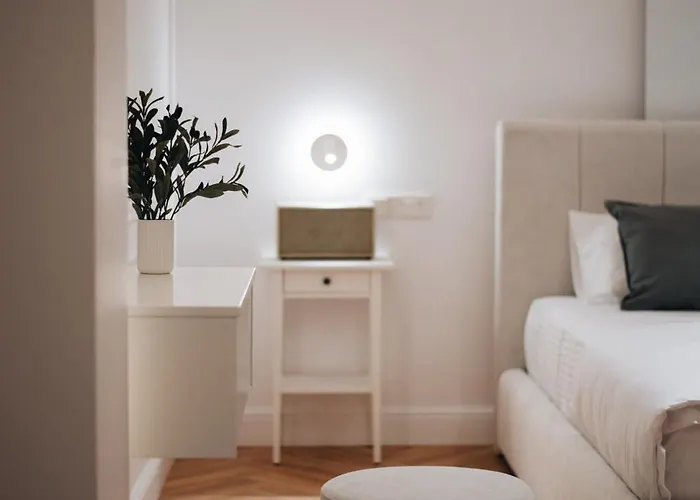 Willa Hyperion Boutique