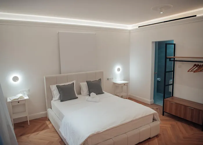 Willa Hyperion Boutique