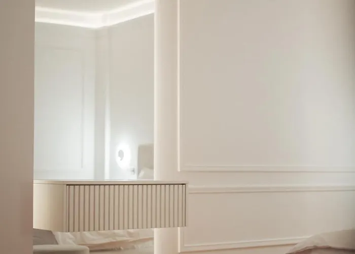 Willa Hyperion Boutique *