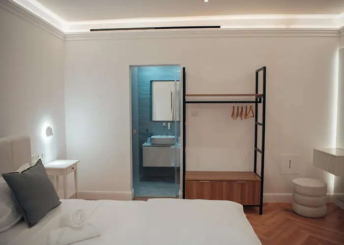 Willa Hyperion Boutique Oroklini