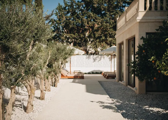 Hyperion Boutique Willa *