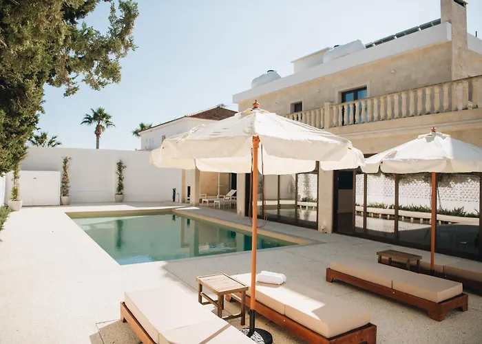 Hyperion Boutique Willa *