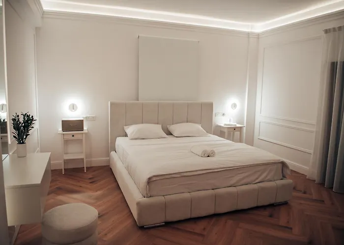 Hyperion Boutique Willa *