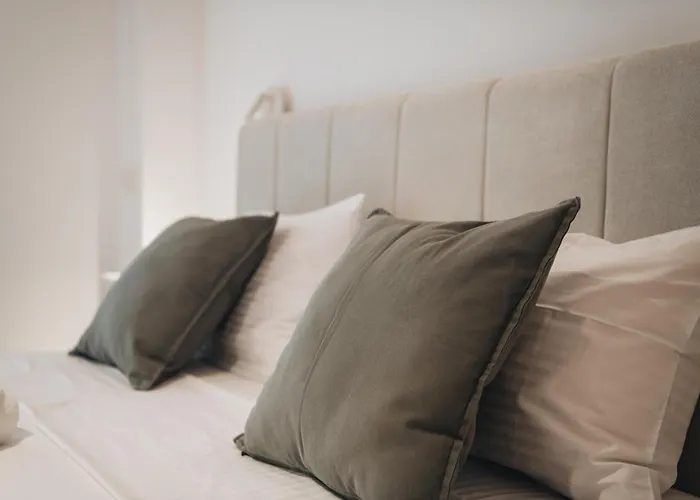 Hyperion Boutique Willa Oroklini