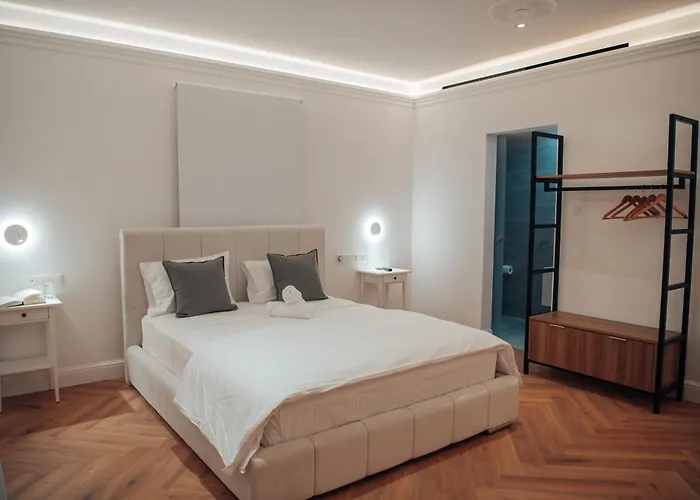 Hyperion Boutique * Oroklini