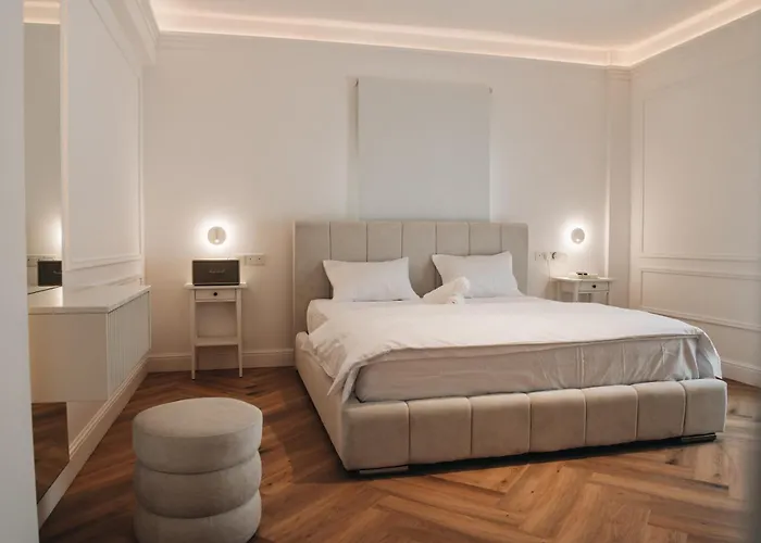 Hyperion Boutique * Oroklini