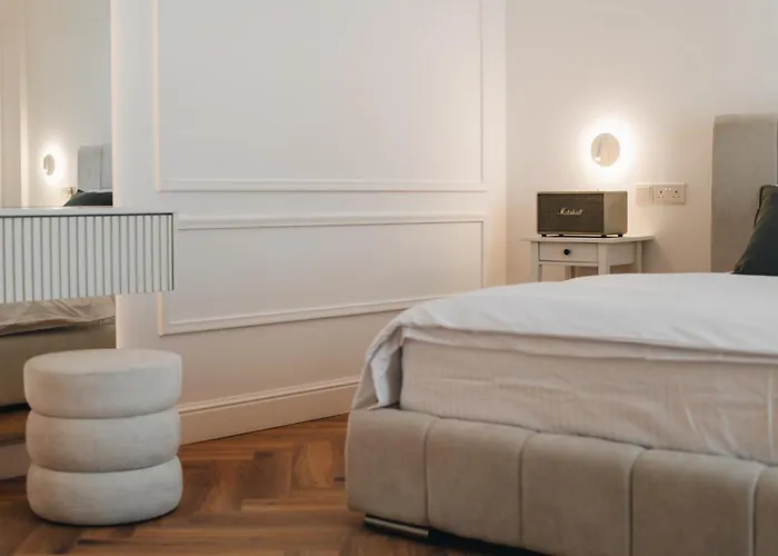 Willa Hyperion Boutique